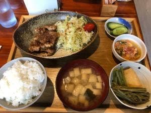 たべもんや みゃあらく