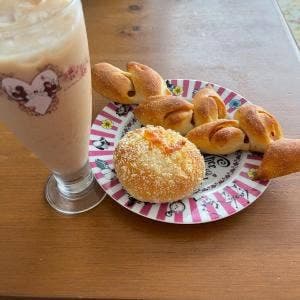 ぶんぶんベーカリー