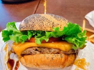 KUA`AINA 横浜ベイクォーター店