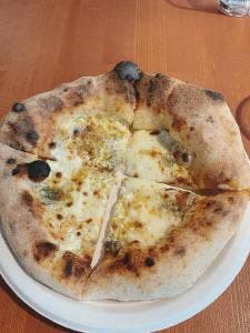 Pizza.肉.ワイン イルフォルノドーロ