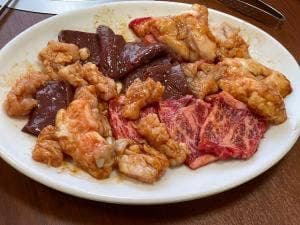 金平 焼肉店
