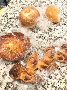 T's Bakery
