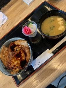 ぶたどんのかしわ