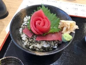 氷見海鮮丼 粋鮨 三井アウトレットパーク北陸小矢部店