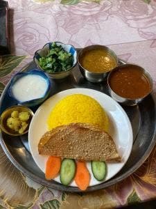 ネパール・インドレストラン エベレスト 薬師堂店
