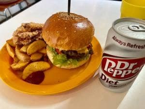 エヌオーエヌハンバーガーカフェ