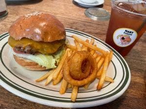 MARY BURGER 都立家政店