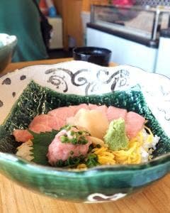 生マグロ専門店 ジンベエ