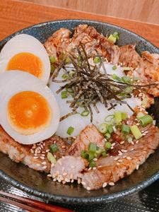 チャーシュー丼専門店 こむらや