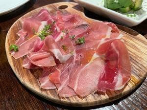 ほおばる