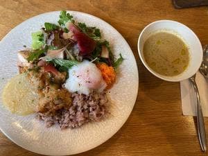 ヒヒヒ VIN ET CUISINE