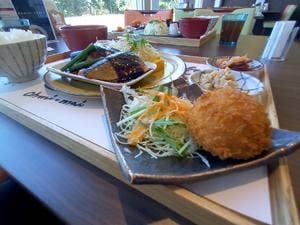 なみ木食堂ツバメ