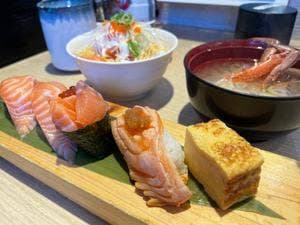沼津魚がし鮨 流れ鮨 富士宮店