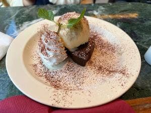 THE base ASAKAYAMA CAFE DINING