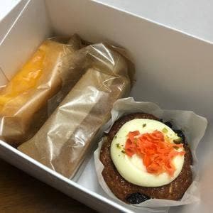 THE CHEESECAKE by Megan