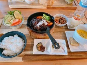 ハンバーグとプリンのお店 MOGUMOGUキッコリー