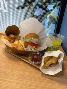 bb.qオリーブチキンカフェ 笹塚店