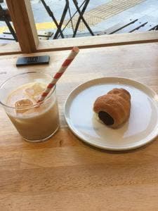 パンとエスプレッソと 南森町交差点