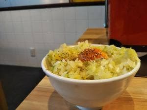 キンキン麦酒とプリっと小腸 近江牛畜産すだく