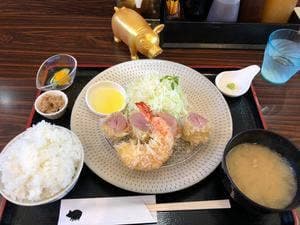 熟成とんかつ食堂 こぶたさんがころんだ