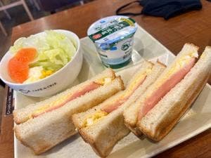 カフェ・ド・クリエ 奈良三条通店