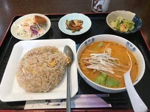 華郷餃子