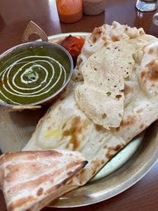 鈴鹿ナンカレーハウス