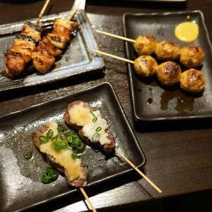 炭火焼鳥 もんじ