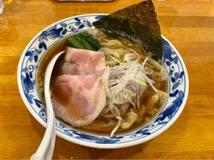 とも笑