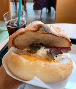カフェ・ベローチェ 船橋本町三丁目店