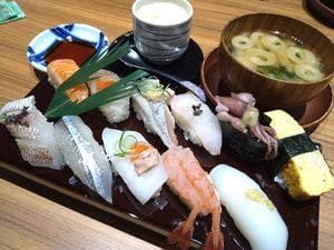 海天すし 金沢港店