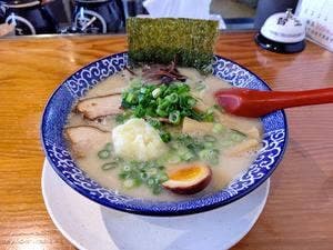 鶴亀堂 勝川店