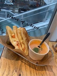 LUKE’S LOBSTER 新宿サザンテラス店