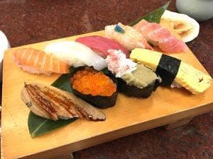 寿司本舗 たまや