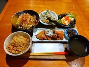 沖縄ごはん くくるやー
