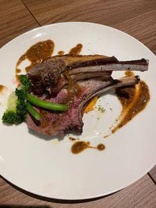 Bistro Quatre
