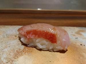 鮨 沁みる