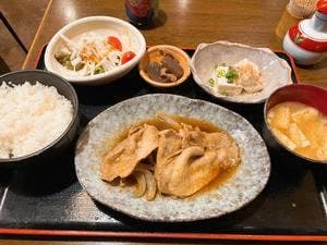 和由