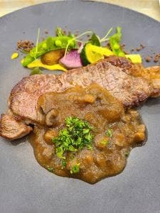 ブラッスリーローリエ