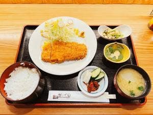 海鮮炉端 かごや