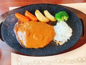 手作りハンバーグとピザの店 ライオン