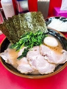 横浜ラーメン 武蔵家 北千住西口店