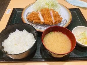 とんかつ伊勢 都庁店