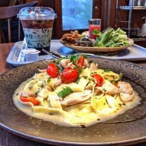 ワイン食堂トランク イタリアゴハン 小禄店