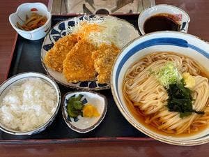 めん房本陣 鞍月店