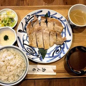 あんちすてーき とろろ 麦めし 豚楽亭 寺田町駅前店