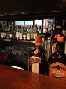 Bar HIDE