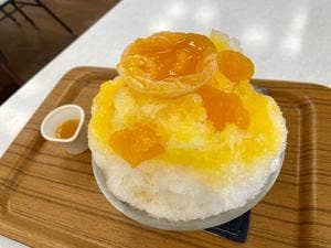 豊島屋洋菓子舗 置石