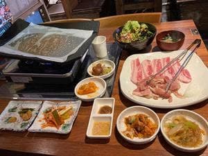 韓国料理＆生サムギョプサル ビビサム 池袋東口店
