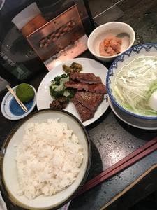 牛たん炭焼 利久 本町店